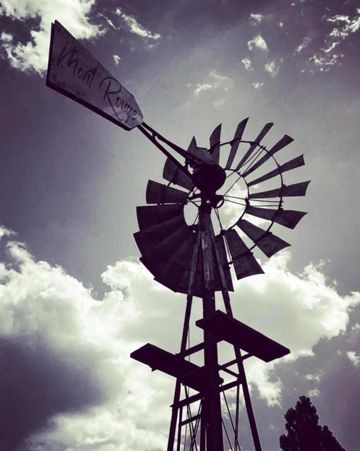 Mont Rouge Hotel Clarens Bagian luar foto
