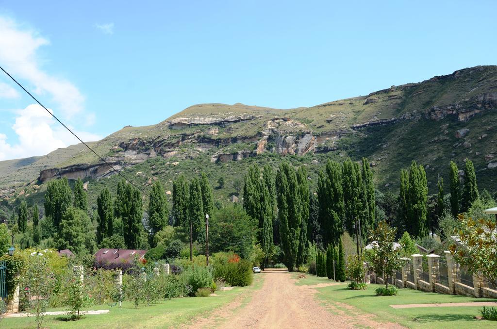 Mont Rouge Hotel Clarens Bagian luar foto