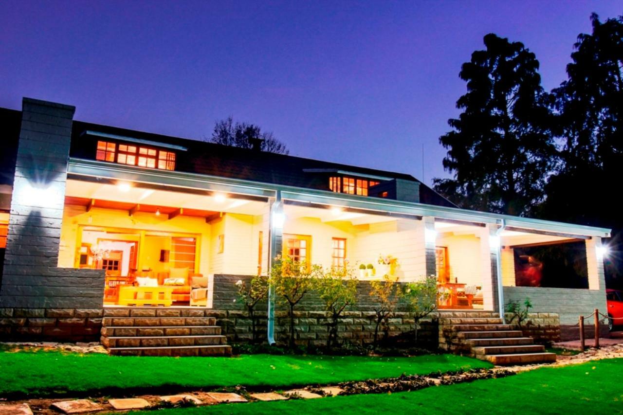 Mont Rouge Hotel Clarens Bagian luar foto