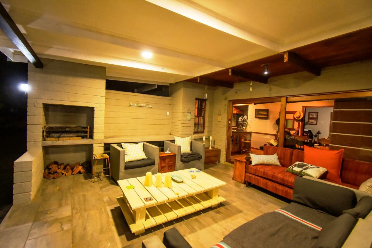 Mont Rouge Hotel Clarens Bagian luar foto